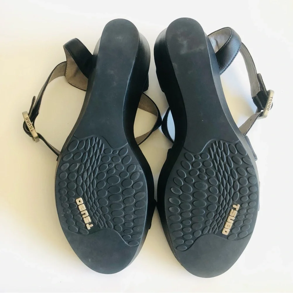 Tsubo Olivette Black Leather Wedge Sandal